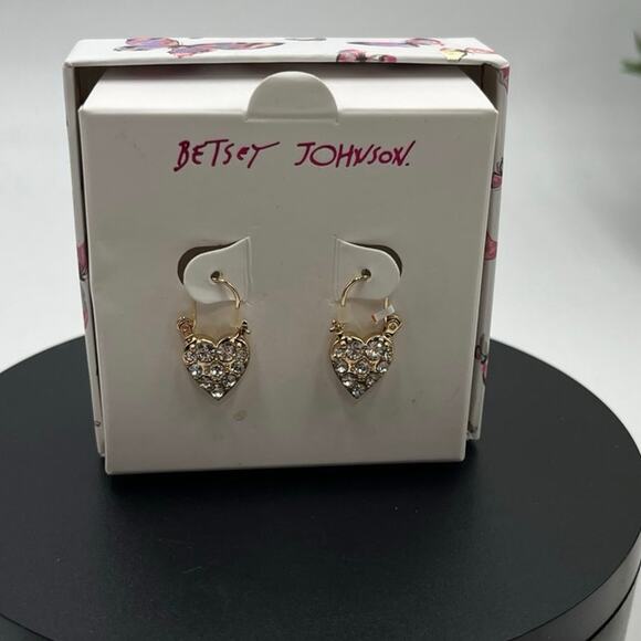Betsey Johnson Romantic Crystal Heart Lock Drop‎ Gold Tone Earrings New - Picture 2 of 6